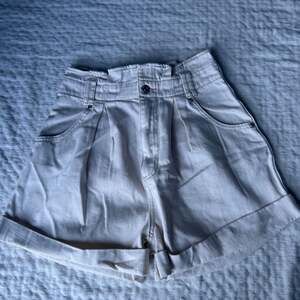 Free People High-Waisted Pleated Denim Shorts, Off-White Cream Color, Size XS